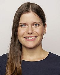 MUDr. Eva �r�mkov�